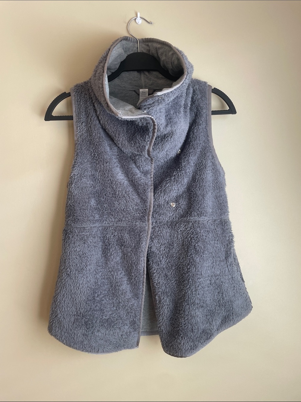Ivviva Sherpa Cozy Plush Sleeveless Vest in Heather Gray Size 12